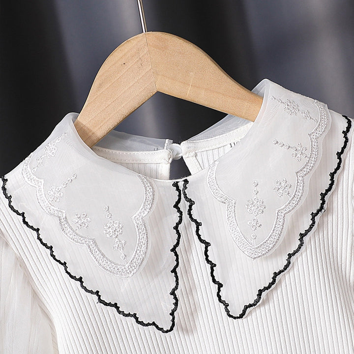 Girls fashionable blouse with elegant tulle sleeves and artistic lace decoration Mune Fashion