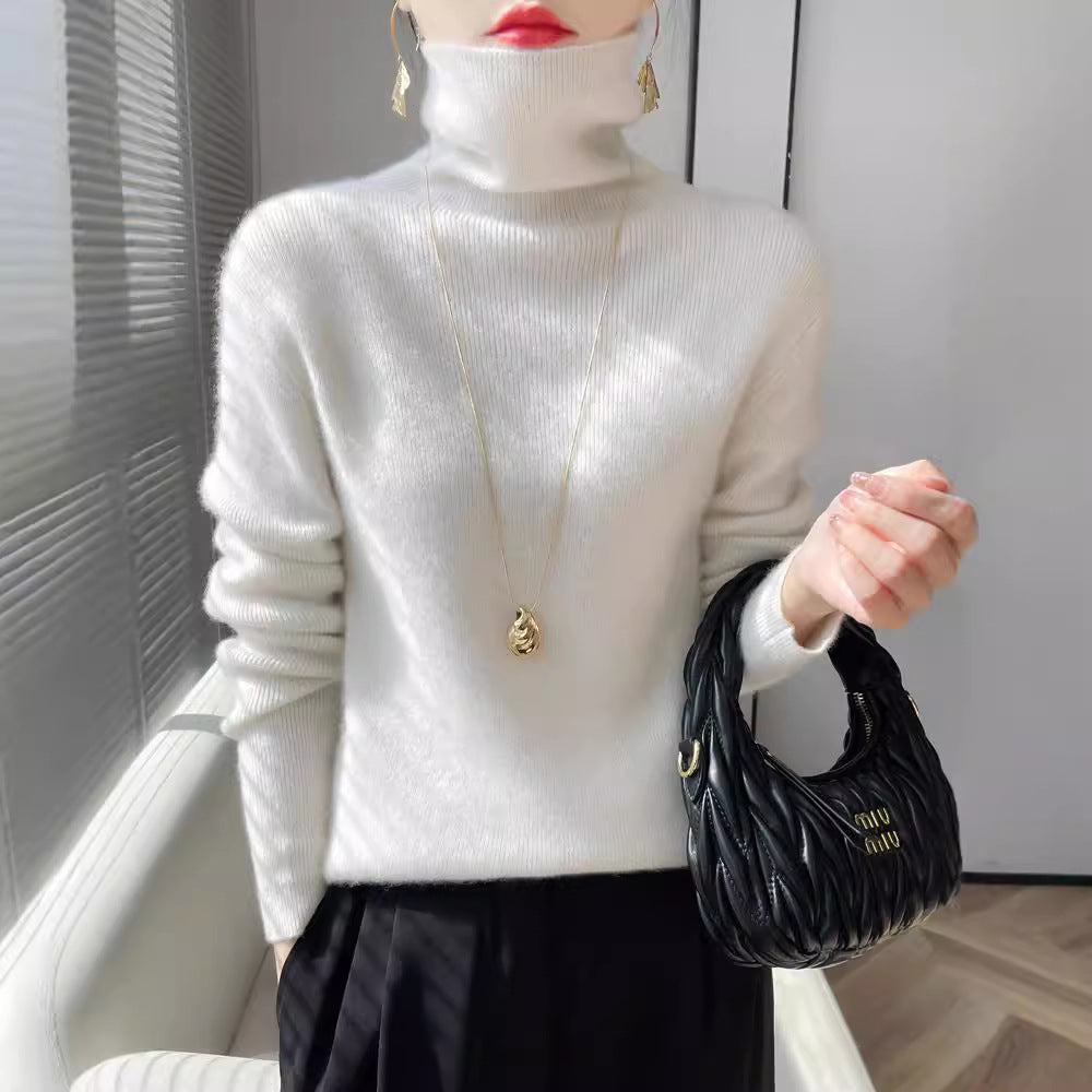 Women's short-cut turtleneck sweater made of soft cashmere blend with slim silhouette Mune Fashion