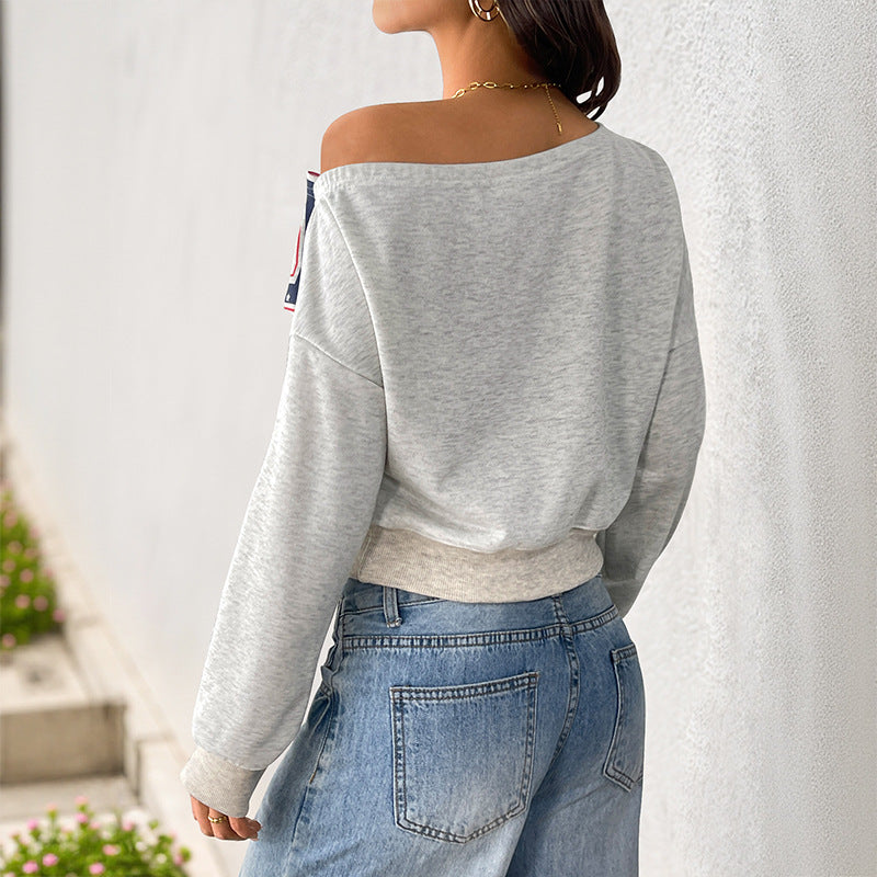 Women's casually cut off-shoulder cropped sweatshirt in vintage college look Mune Fashion