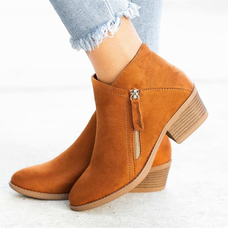 Women’s ankle boot in Western style with side zipper and mid-high block heel Mune Fashion