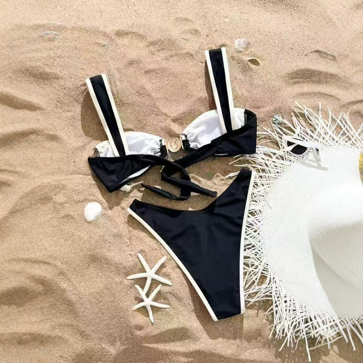 Women's Designer Bikini with Elegant Closure Mune Fashion