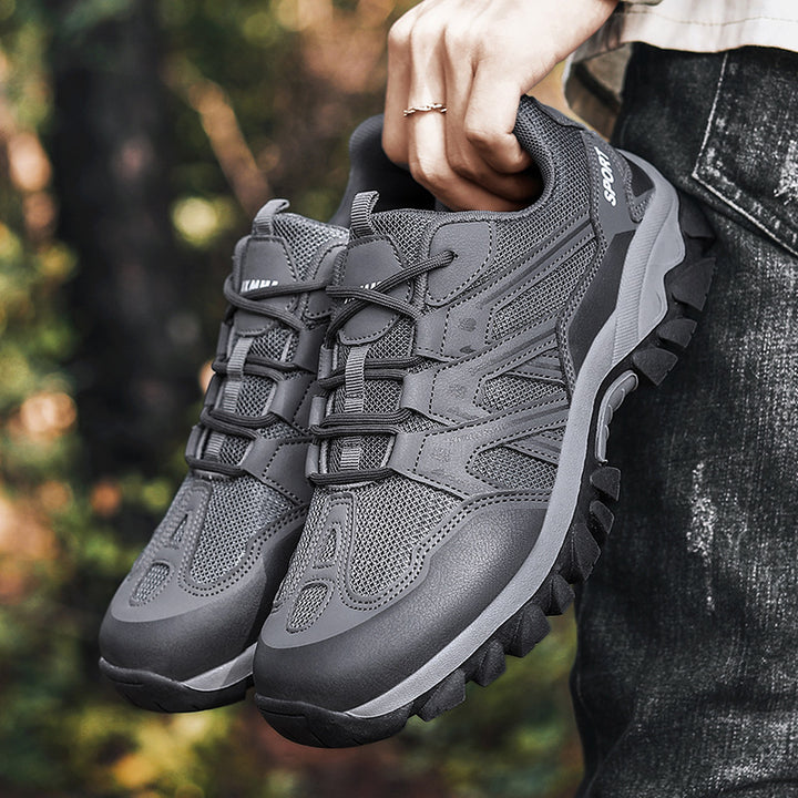Men's robust trail trekking shoe with water-repellent membrane, reinforced toe cap and grippy terrain running sole Mune Fashion