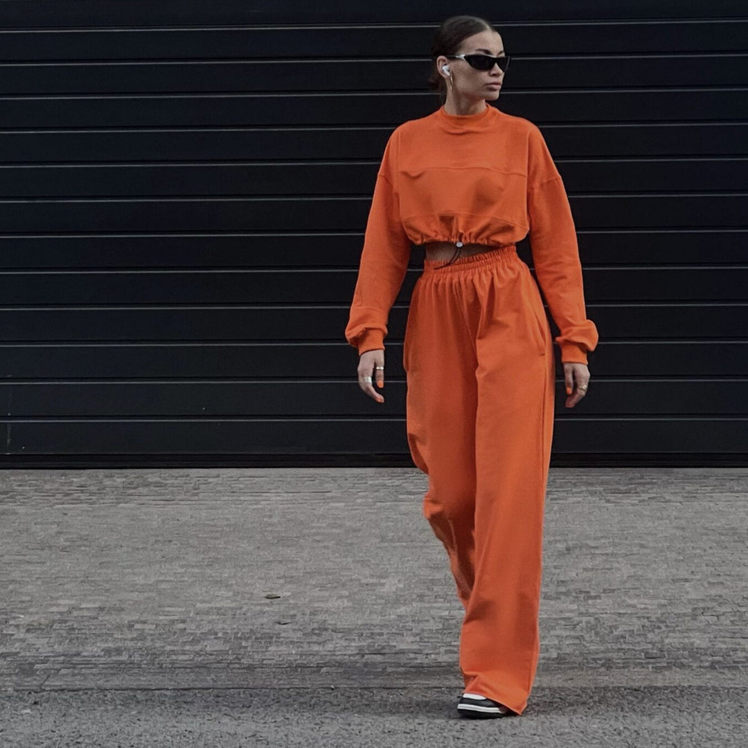 Women Cropped Loungewear Set with gathered drawstring and wide high-waist pants Mune Fashion