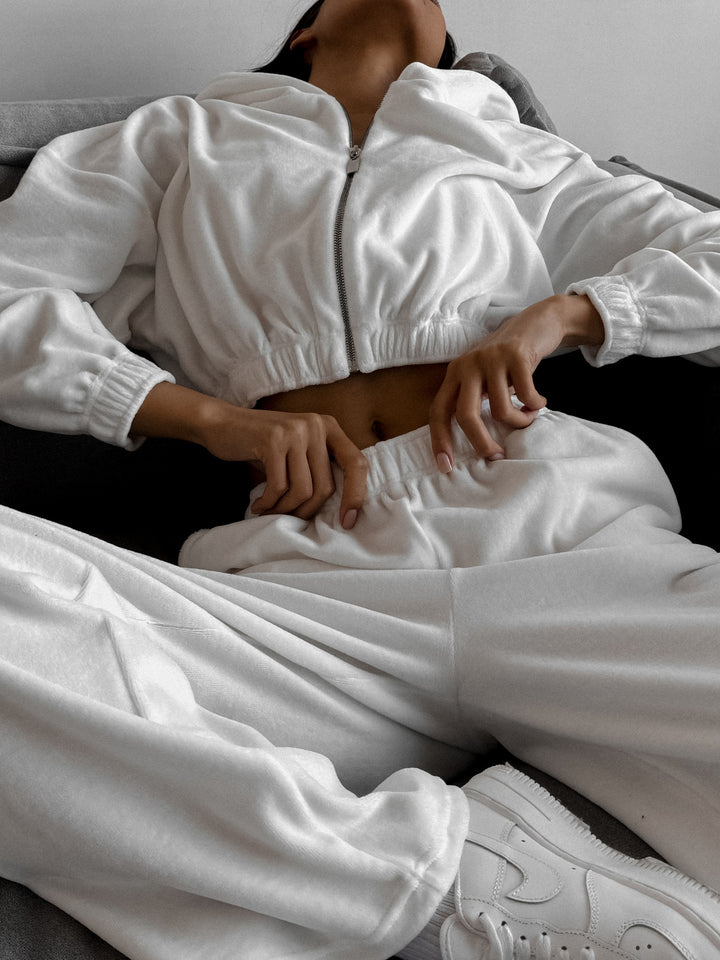 Ladies Nano Velvet Loungewear Two-Piece with Short Front Zip, Elastic Comfort Waistband, and Wide Trouser Leg Mune Fashion