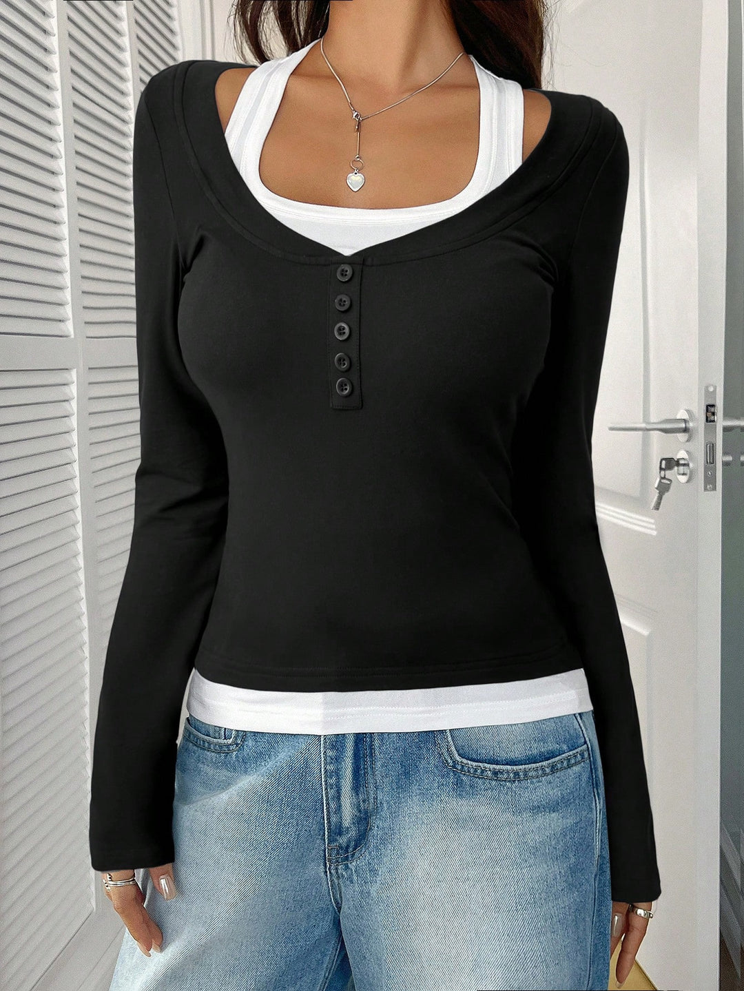 Women's fitted long-sleeve Henley shirt with deep U-neck and button placket Mune Fashion