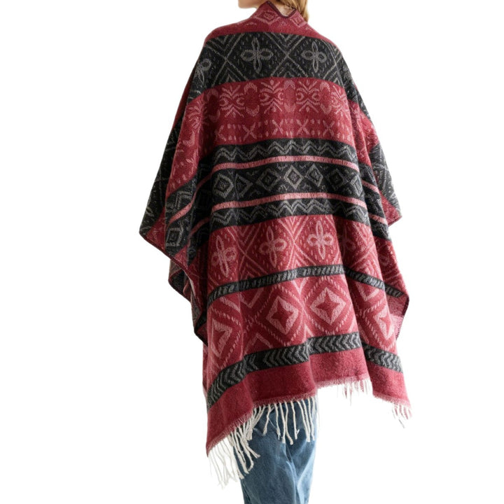 Women Oversize Cape with woven diamond jacquard, V-neck and fringe hem Mune Fashion