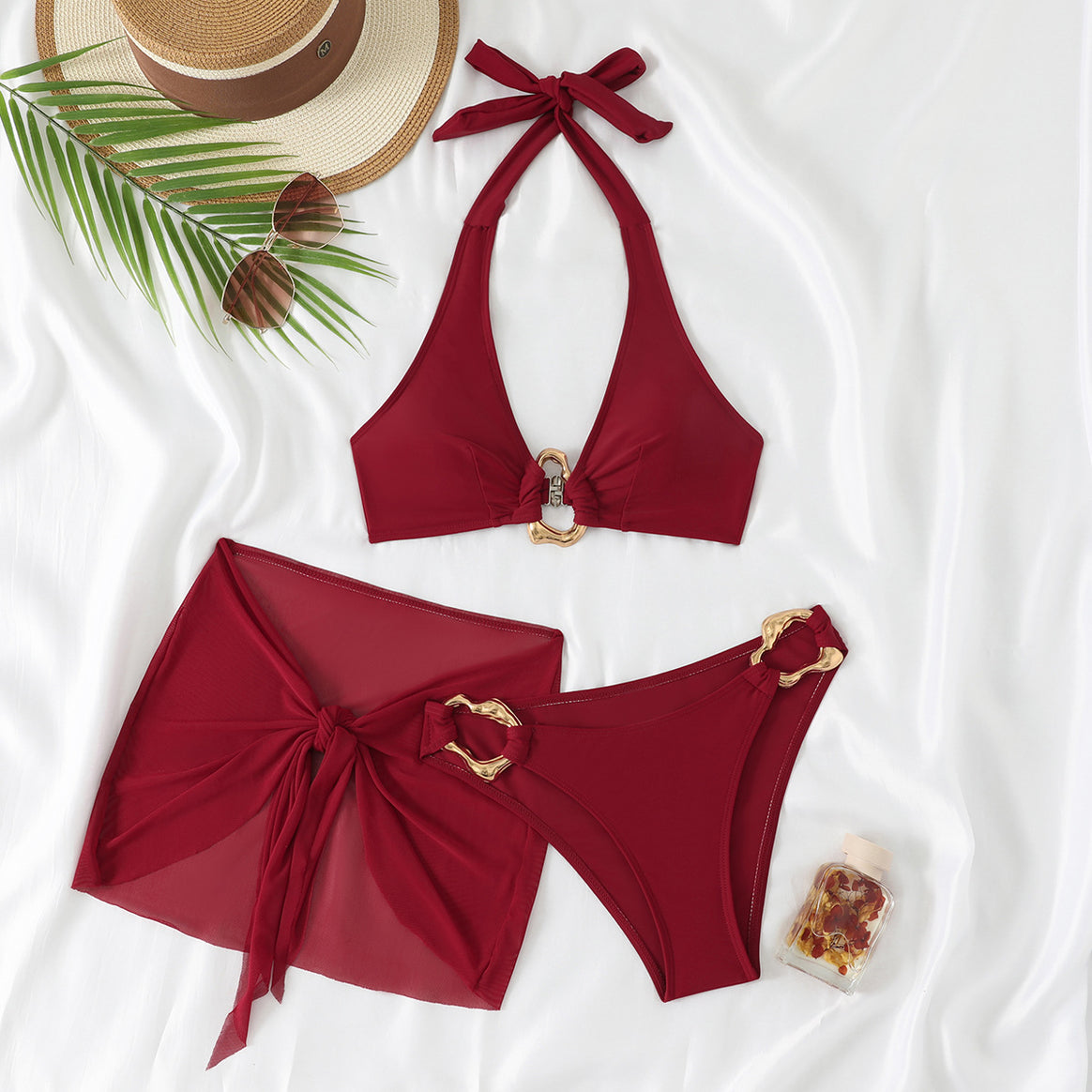 Women's bikini set with stylish halter neck and fashionable chain accents Mune Fashion