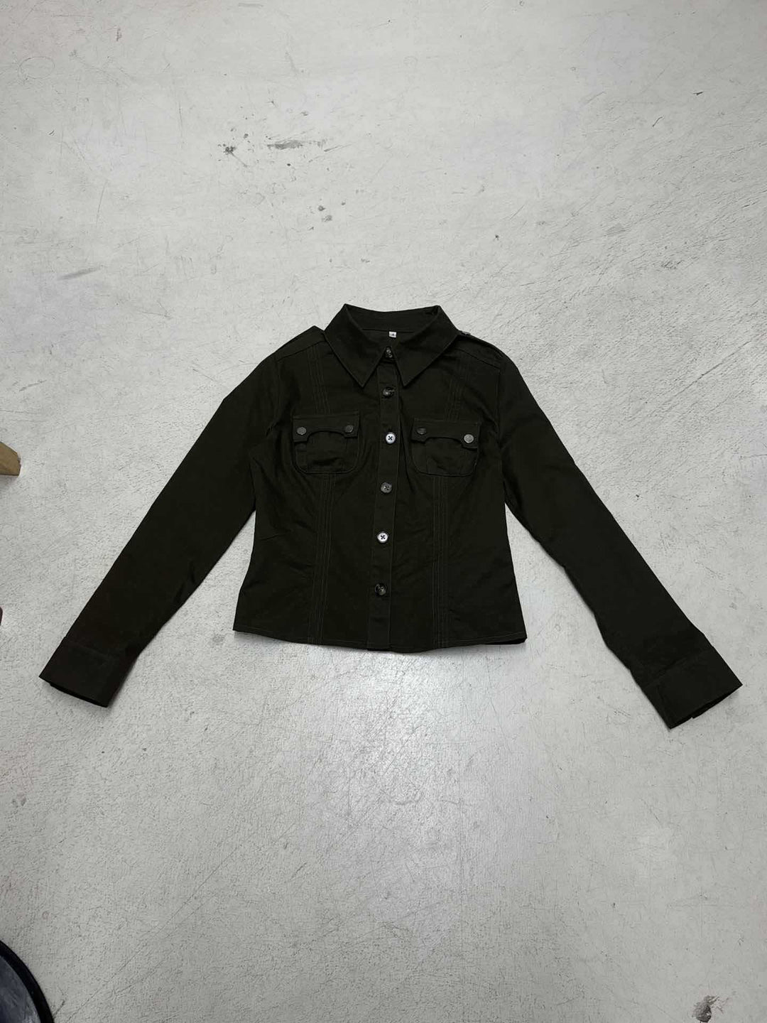 Women's tailored shirt jacket with chest pockets and distinctive seam design Mune Fashion