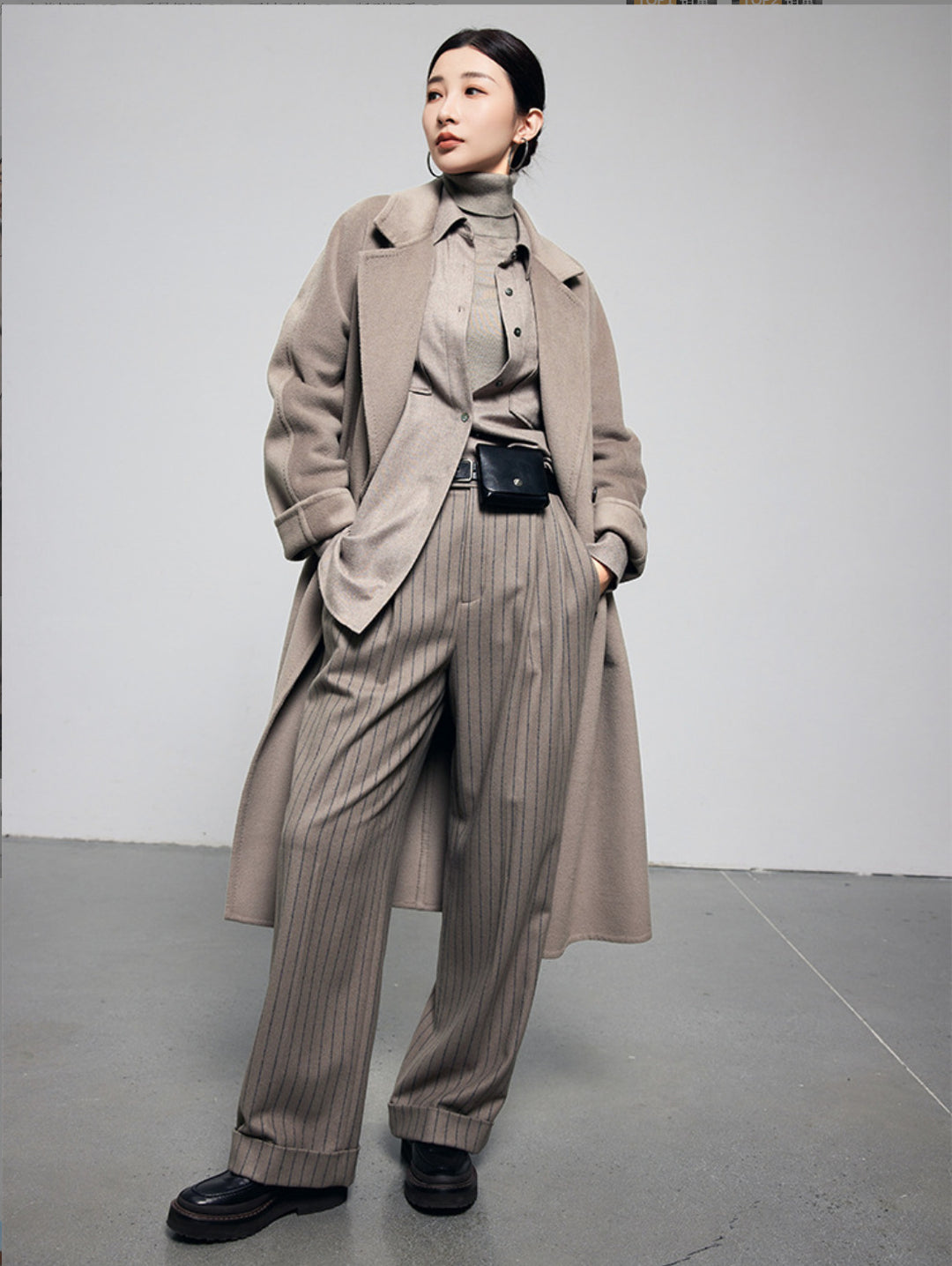 Women's Longline Wool Blend Coat with Boxy Silhouette and Overlapping Lapel Mune Fashion