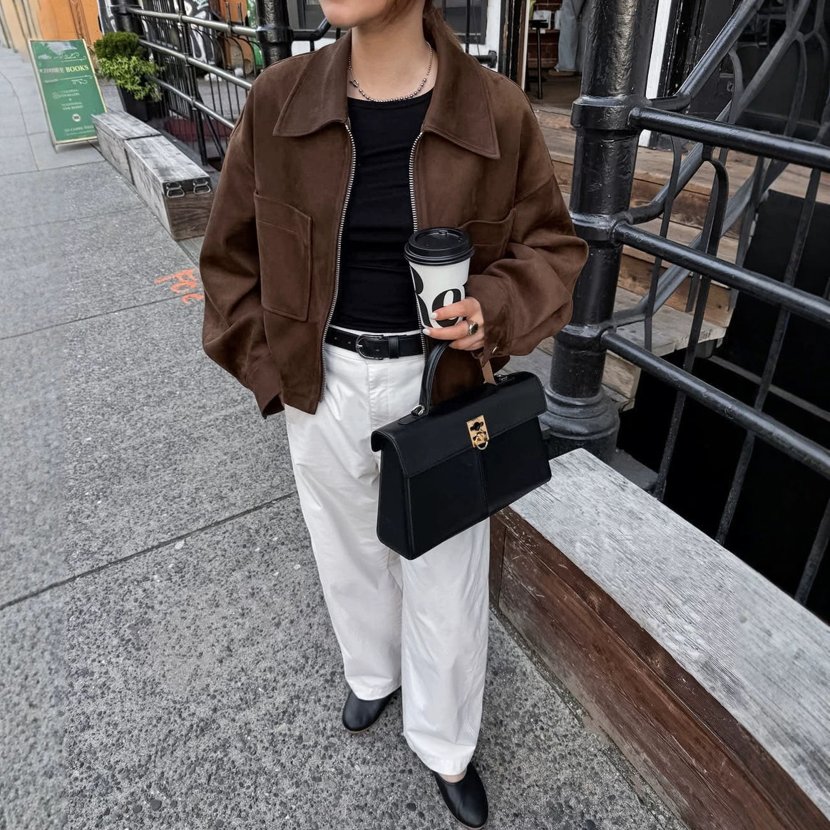 Women's short-cut velour worker jacket with zipper and patch pockets Mune Fashion