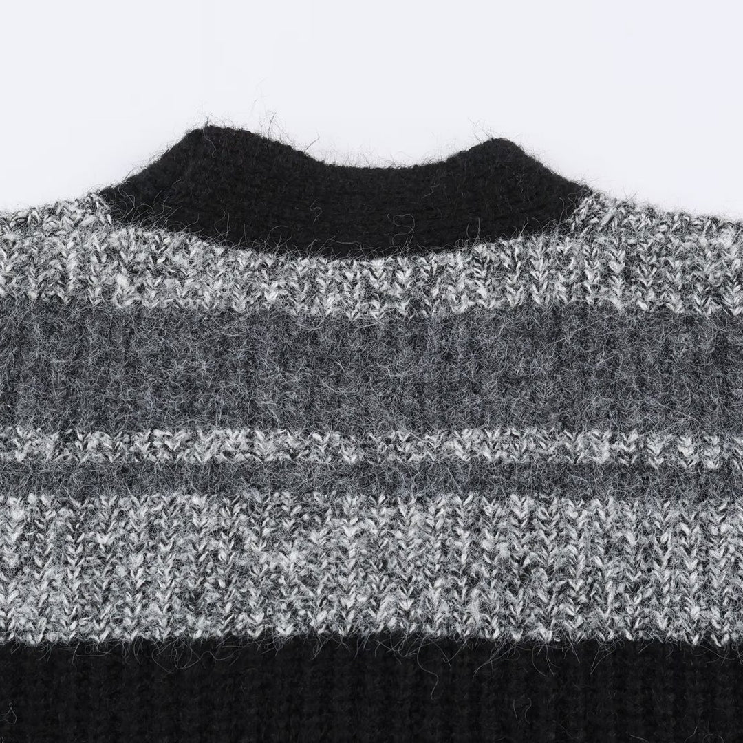 Women's Oversized Knit Cardigan with V-Neck, Striped Pattern and Patch Pockets Mune Fashion
