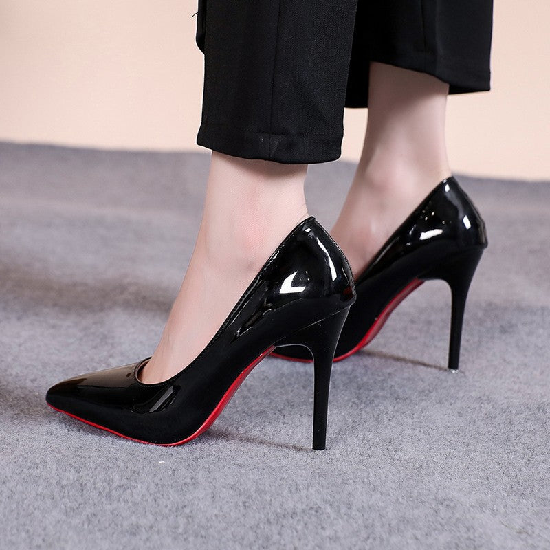 Women’s lace stiletto pumps with red sole and leather look Mune Fashion