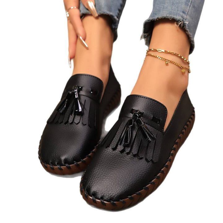 Women Comfortable Moccasins with Fringe Detail Mune Fashion