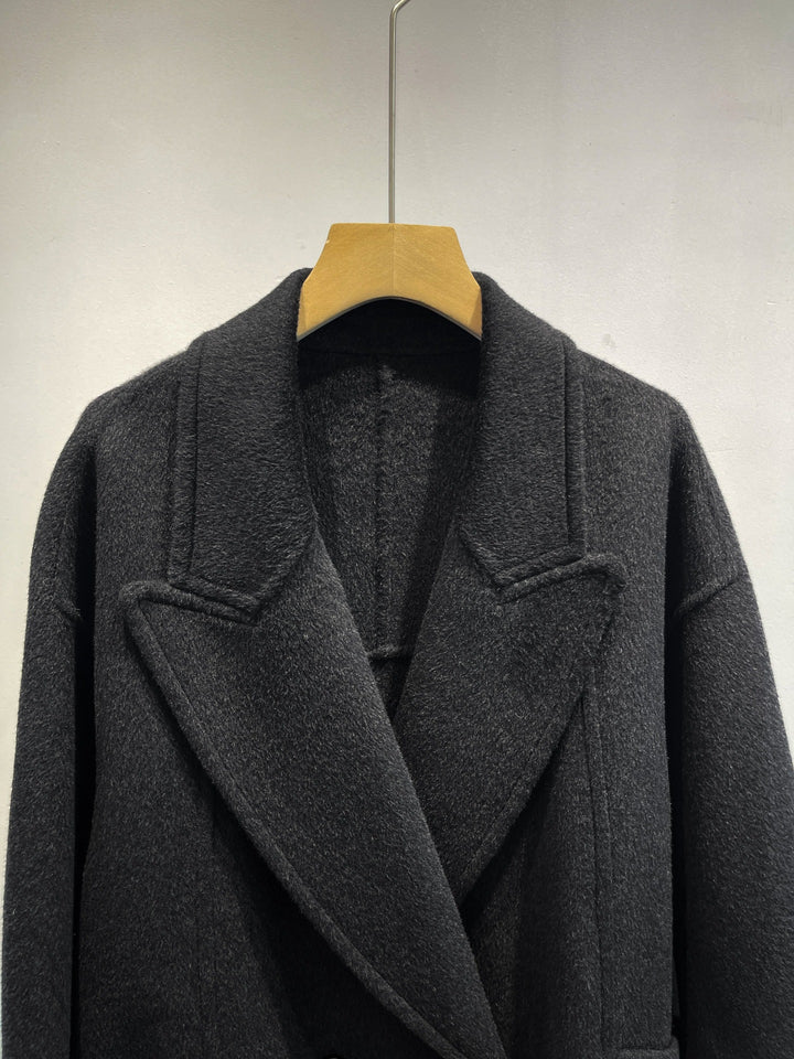 Women customized overcoat made of unique textured fabric Mune Fashion