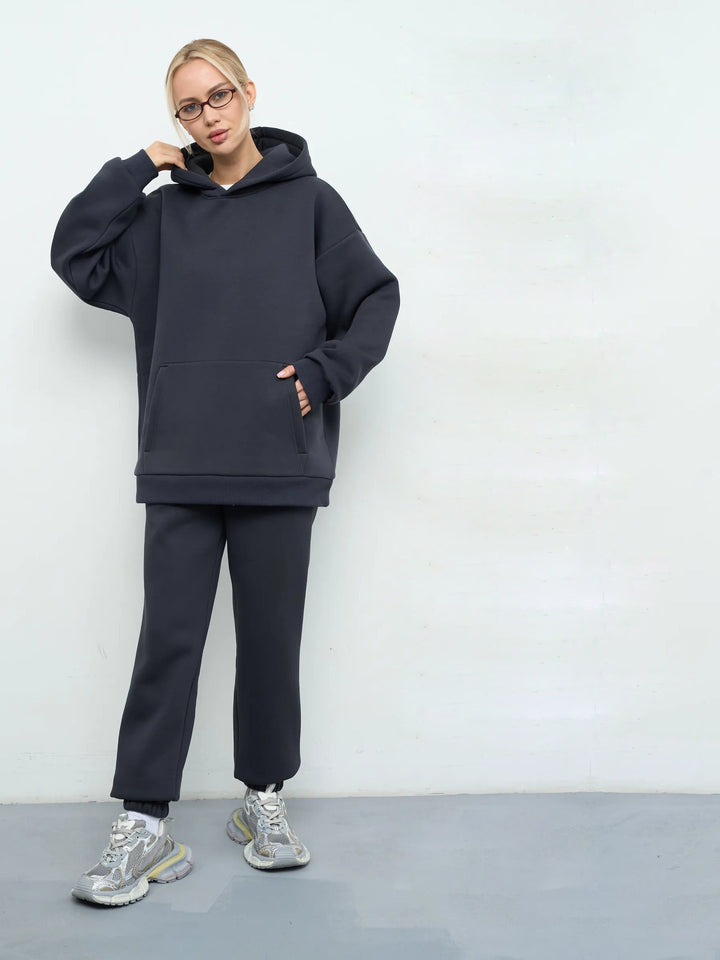 Women's oversized hoodie with kangaroo pocket and soft French terry Mune Fashion