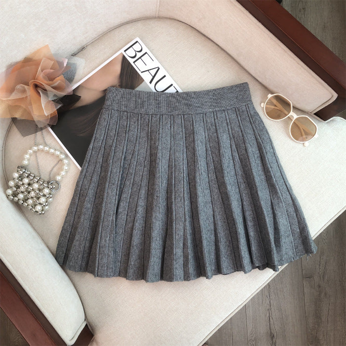 Women's pleated skirt made of lightweight knitwear Mune Fashion