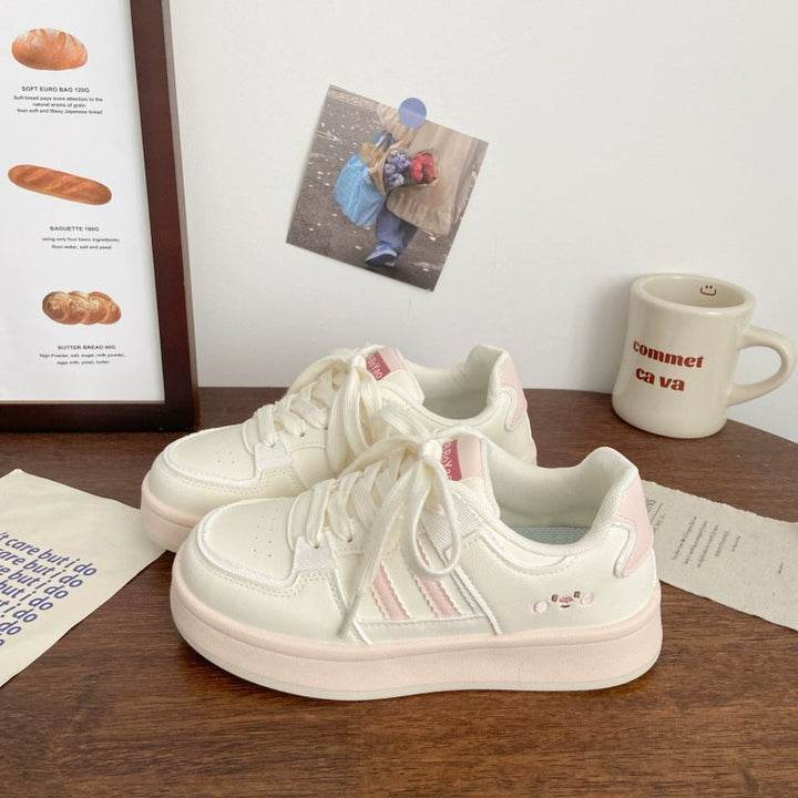 Women's sneakers with comfortable platform and stylish accents Mune Fashion