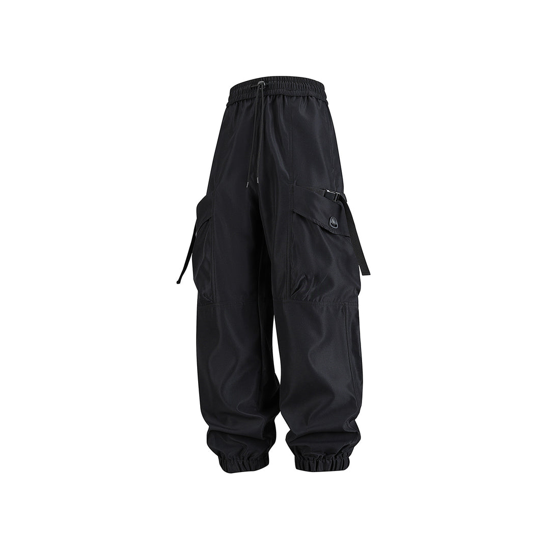 Unisex Wide Technical CargoJogging Pants with adjustable drawstring, large flap pockets, and elastic ankle cuffs Drune