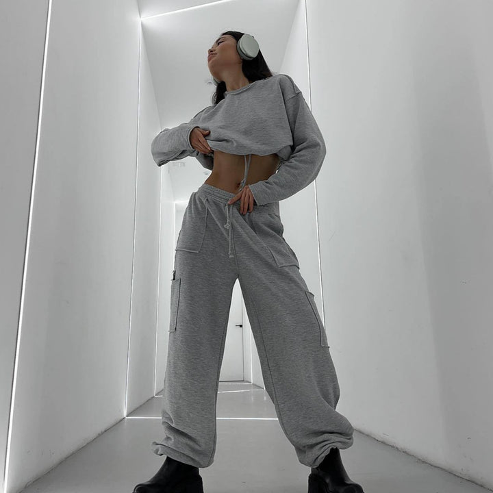 Women's short sweatshirt with drawstring and oversized sleeves Mune Fashion