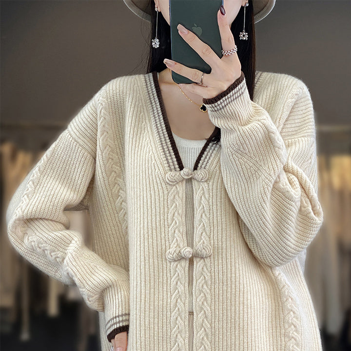 Women's knitted cardigan with cable pattern and decorative knot closures Mune Fashion