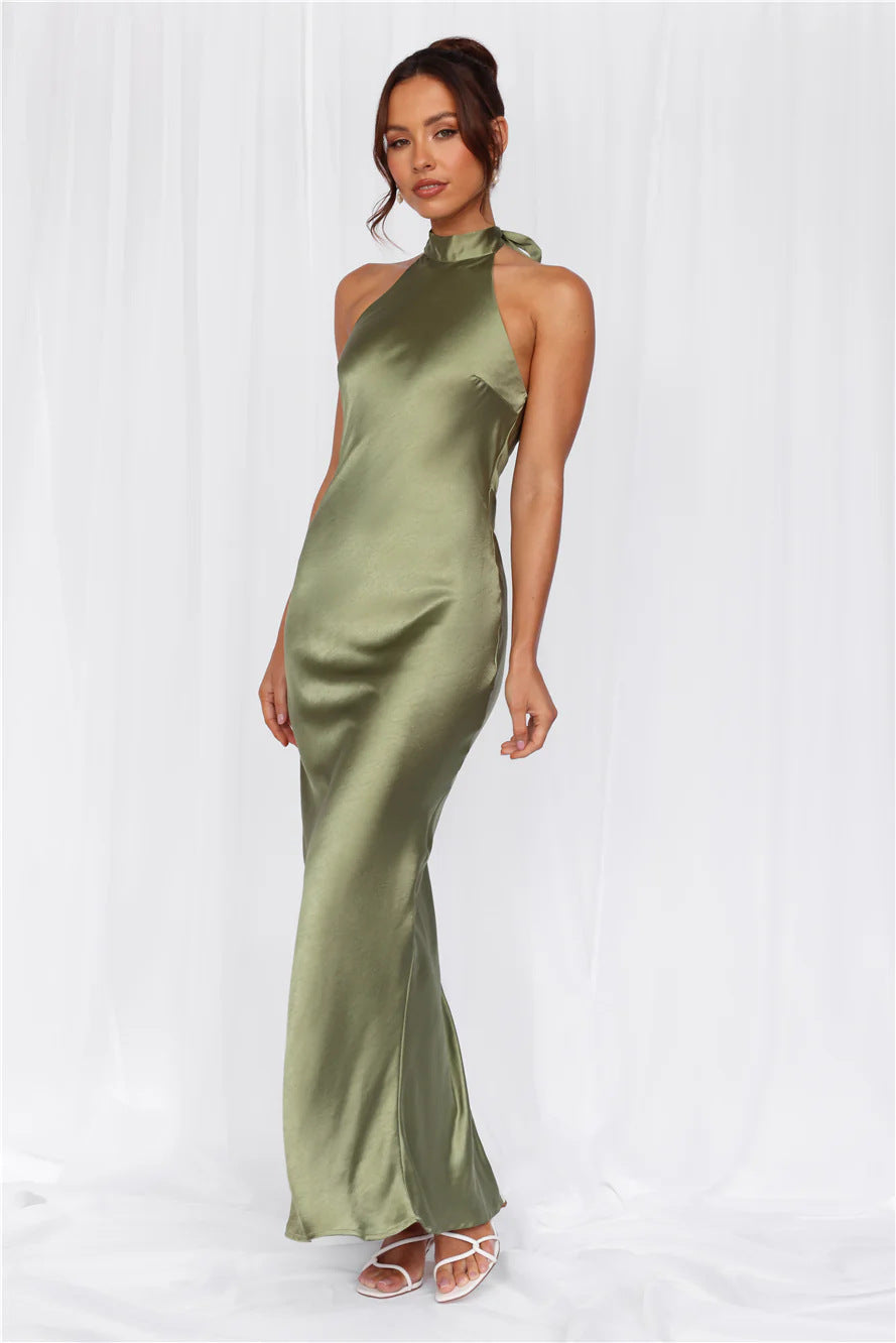 Women's Elegant Satin Maxi Dress with High Neck and Body-Hugging Cut Mune Fashion