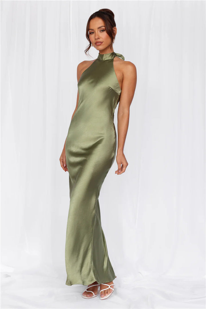 Women's Elegant Satin Maxi Dress with High Neck and Body-Hugging Cut Mune Fashion