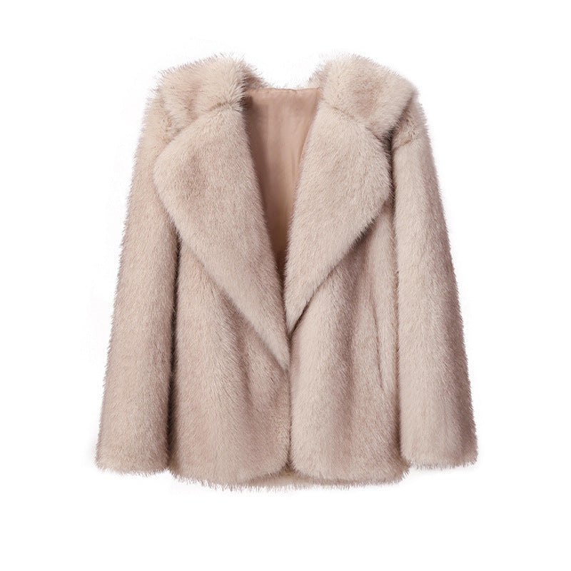 Ladies Luxurious Short Coat made of Long-Pile Faux Fur with Wide Shawl Collar Mune Fashion