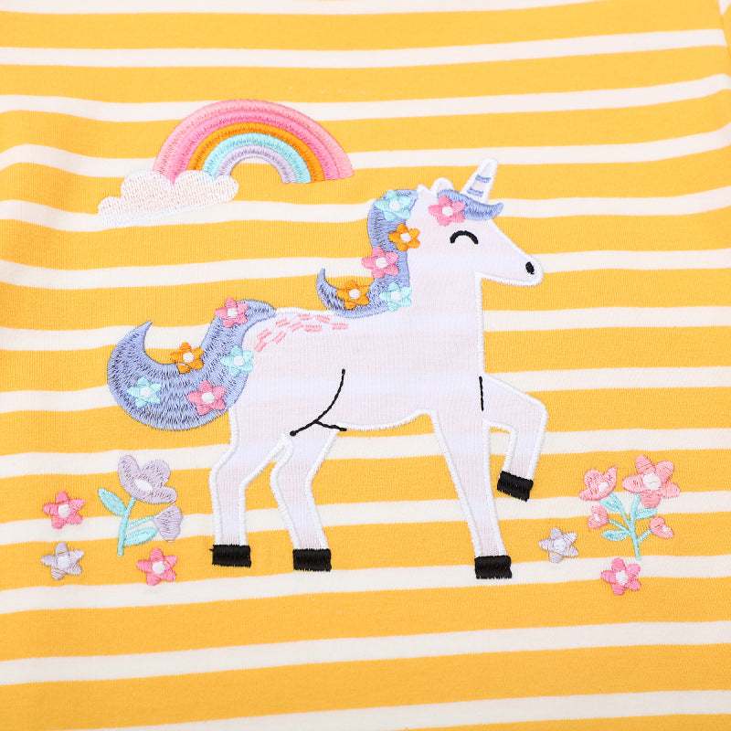 Girl's T-shirt with playful unicorn motif Mune Fashion