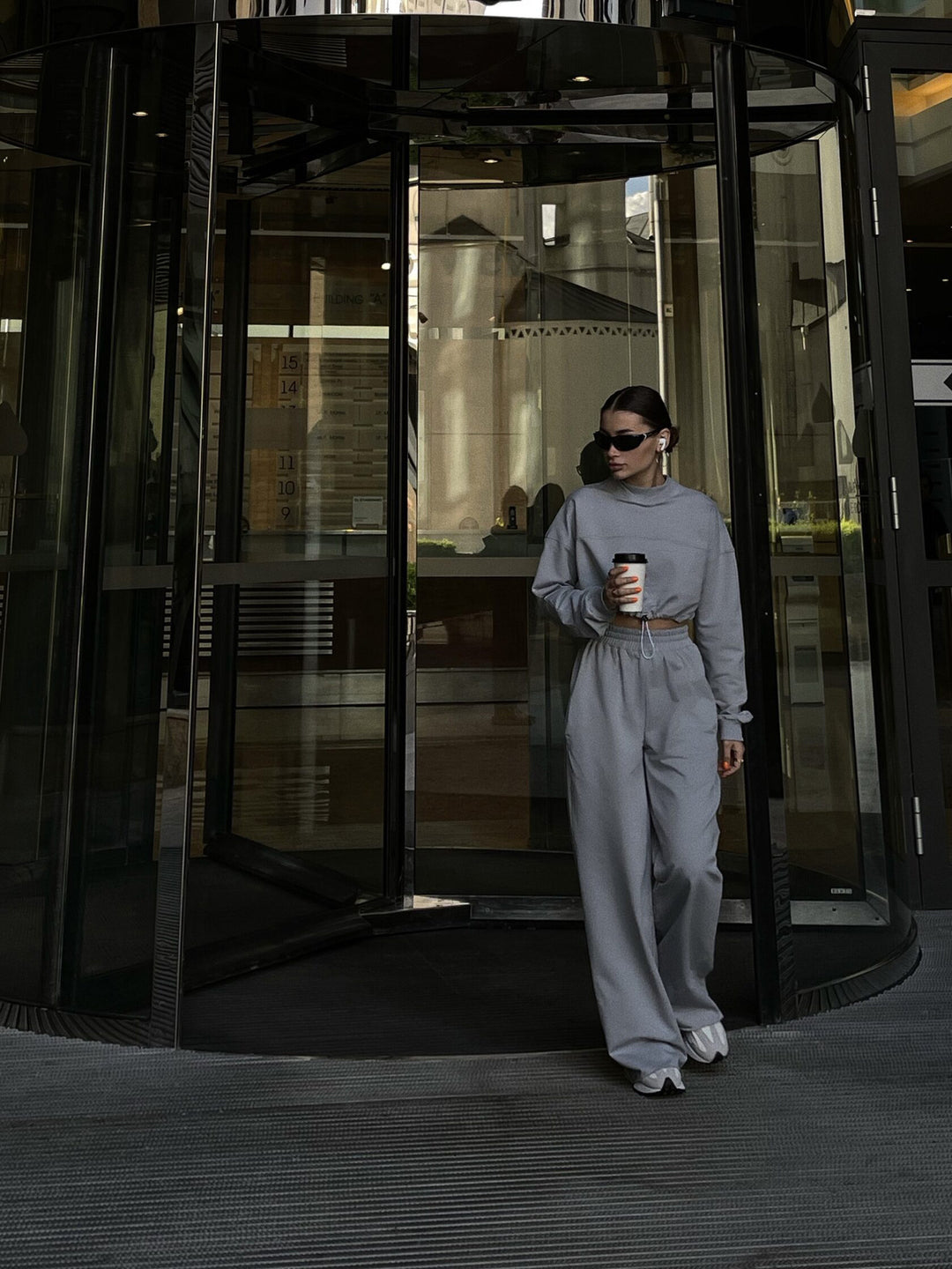 Women Cropped Loungewear Set with gathered drawstring and wide high-waist pants Mune Fashion