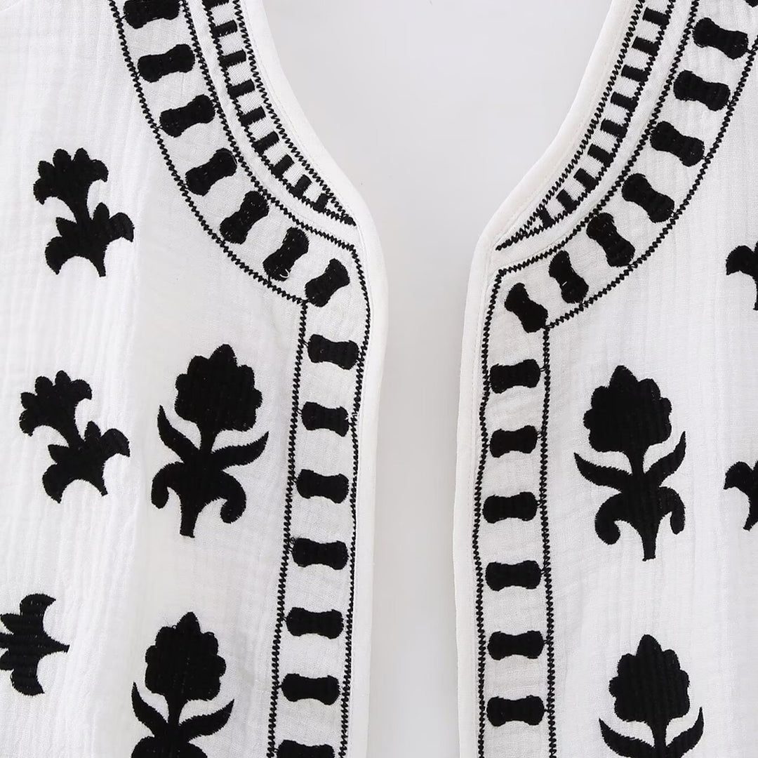 Women’s Sleeveless Embroidered Cotton Vest in Ethno-Boho Style Mune Fashion