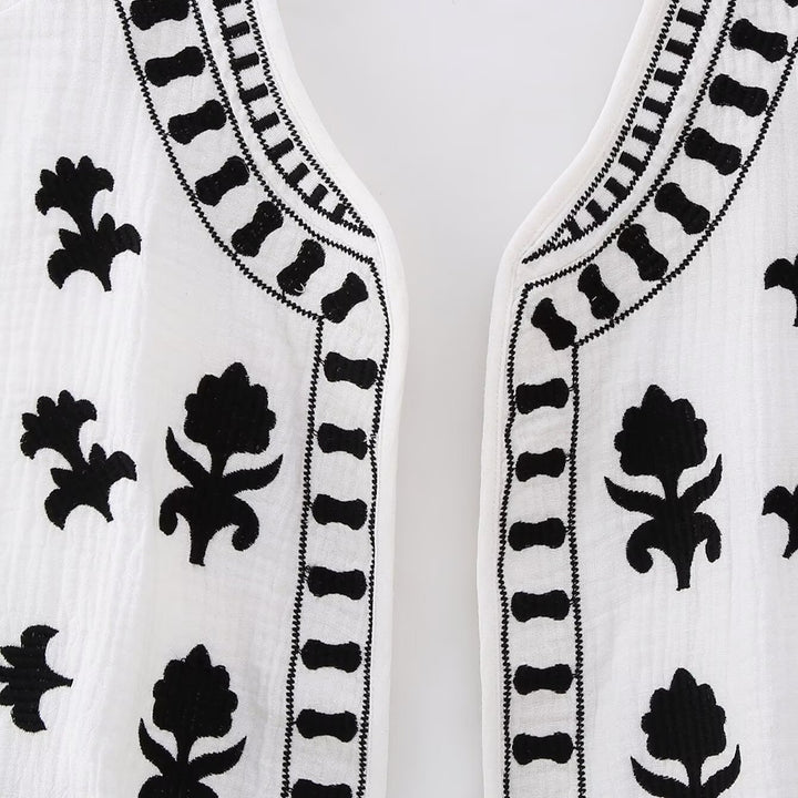 Women’s Sleeveless Embroidered Cotton Vest in Ethno-Boho Style Mune Fashion