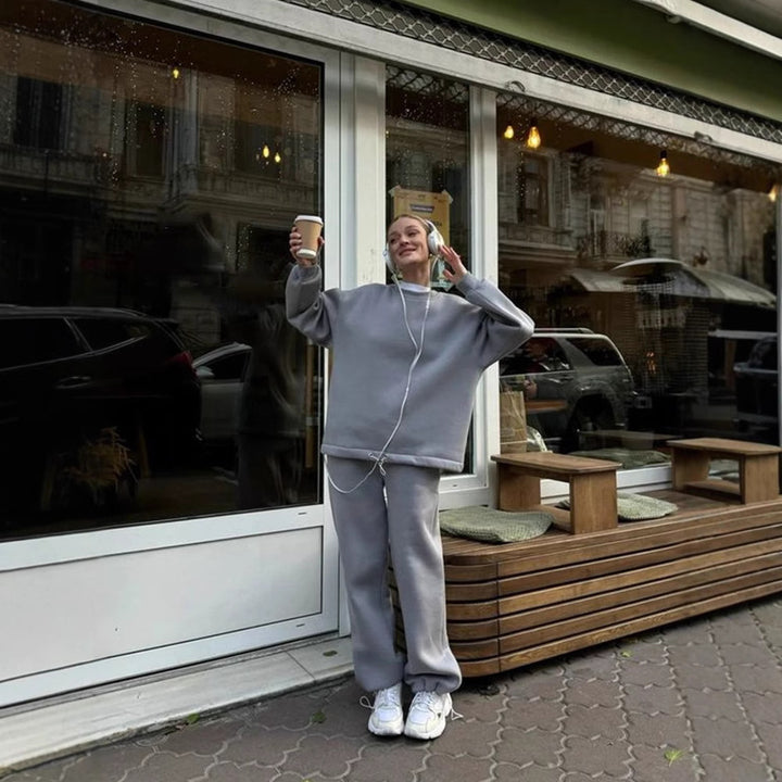Women's Oversize Sweatshirt and High-Waist Lounge Jogging Pants Set made of brushed cotton blend Mune Fashion