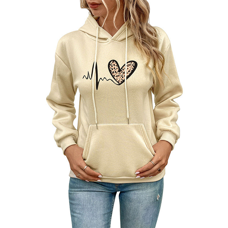 Women's hoodie with leopard heart print and kangaroo pocket Mune Fashion