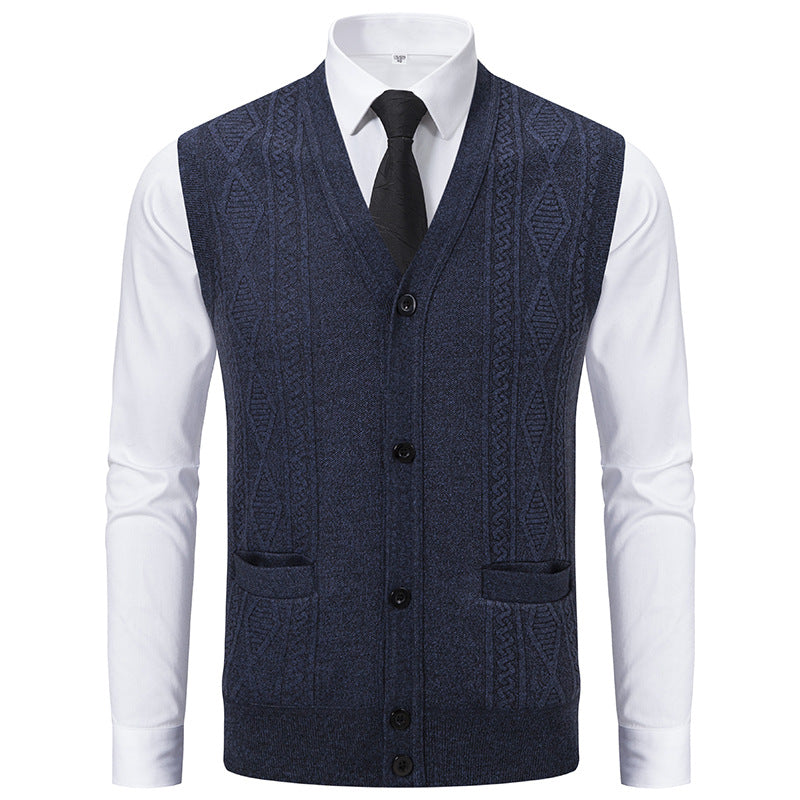 Men's V-neck knitted vest with cable pattern, continuous button placket and patch pockets Mune Fashion