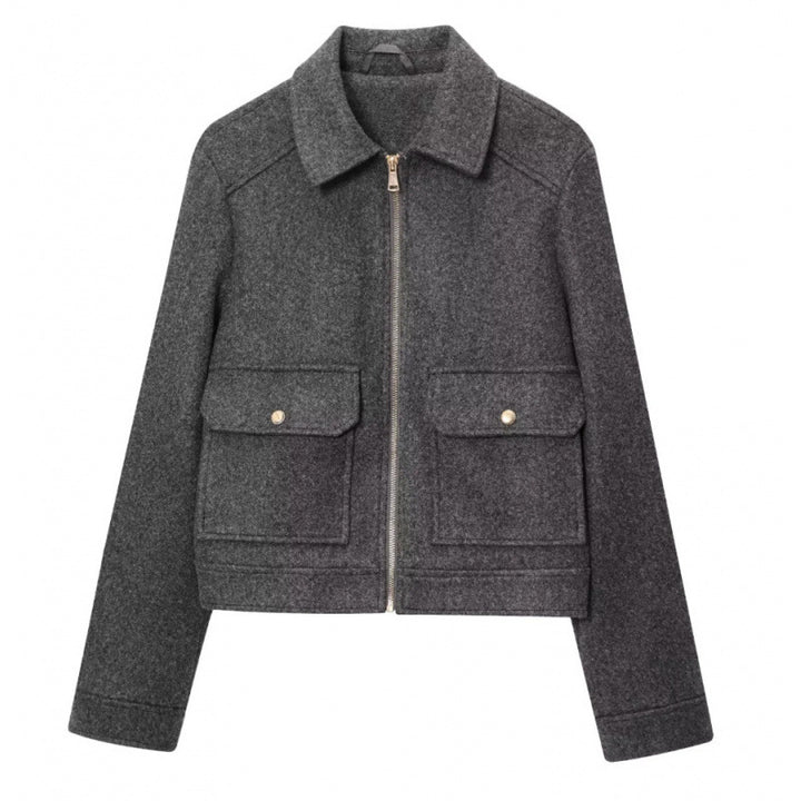 Women's short jacket in velour look with flap patch pockets and full-length zipper Mune Fashion