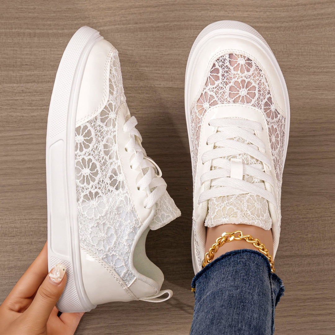 Women's sneakers with filigree pointed design and cushioned sole Mune Fashion