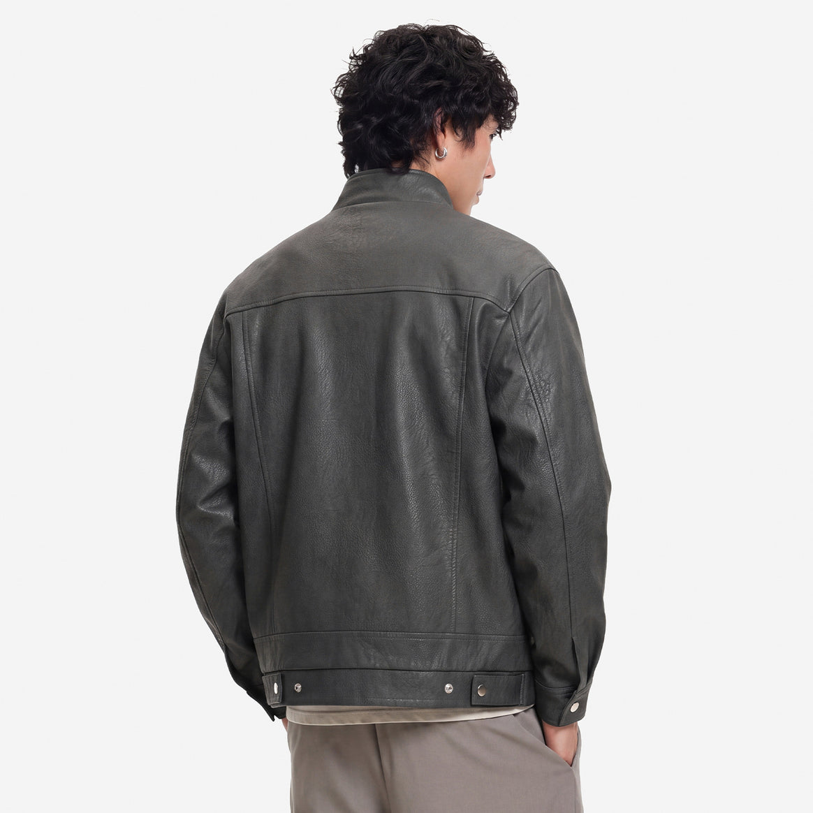 Men's leather jacket in field style with stand-up collar, chest flaps and zipper Mune Fashion