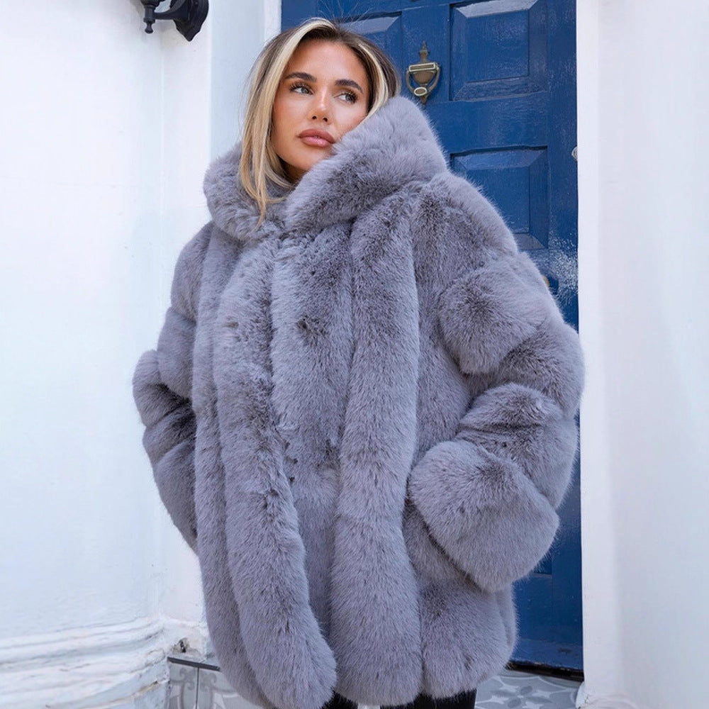 Women's Faux Fur Coat with Luxurious Feel and Elegant Quartz Details Mune