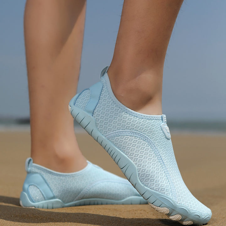 Women's lightweight and flexible water shoes with breathable knitted upper material and non-slip tread sole Mune Fashion