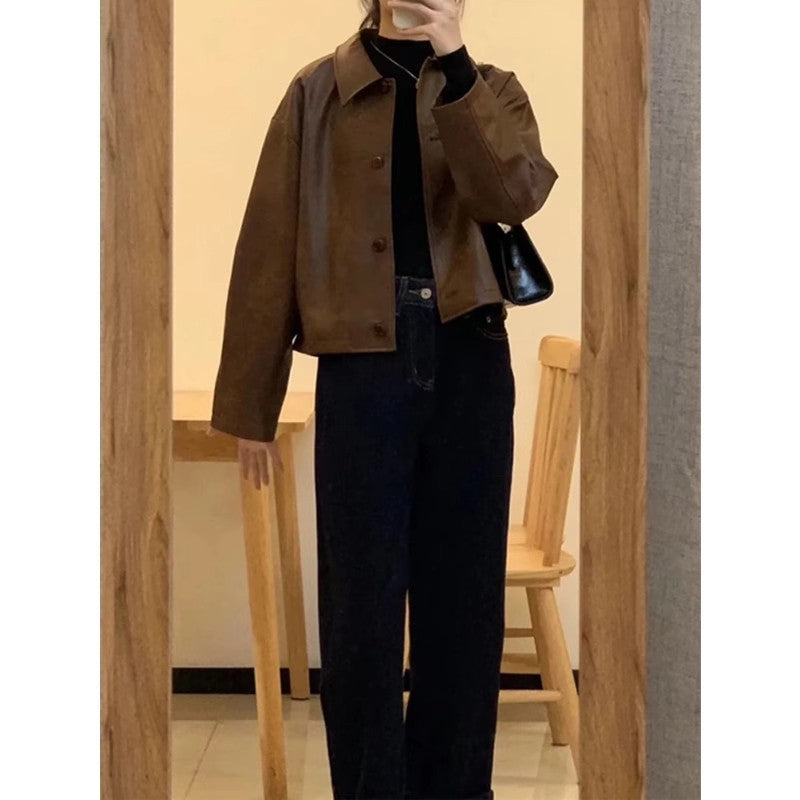 Women's short jacket in boxy cut with shirt collar and button placket Mune Fashion