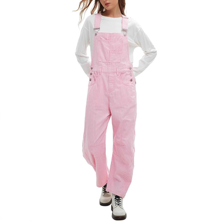 Ladies' wide overall with adjustable straps, large bib pocket, and side snap fasteners Mune Fashion