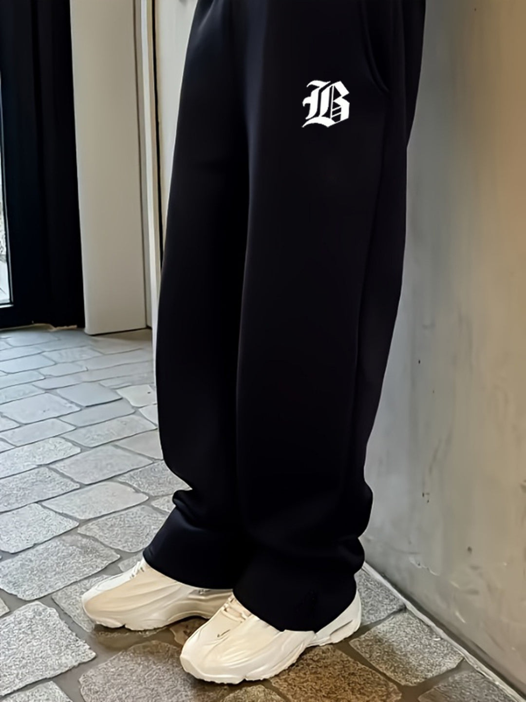Men's Sporty Training Pants with Side Ventilation Openings Mune Fashion