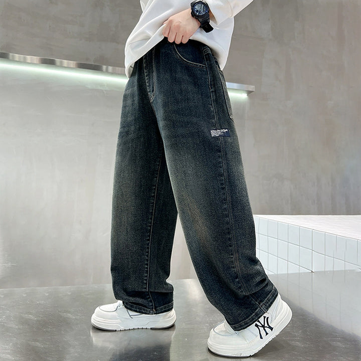 Unisex wide denim jeans with unique appliqués Mune Fashion