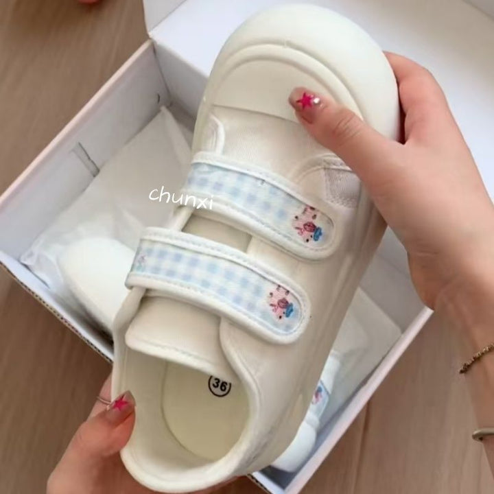 Women Sneakers with practical velcro closure and floral design Mune Fashion