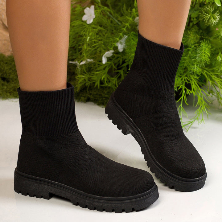 Ladies' knitted sock ankle boots with elastic ribbed cuff, shock-absorbing lightweight sole and robust tractor profile Mune Fashion