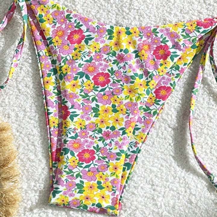 Women's Triangle Bikini with Playful Floral Design Mune Fashion