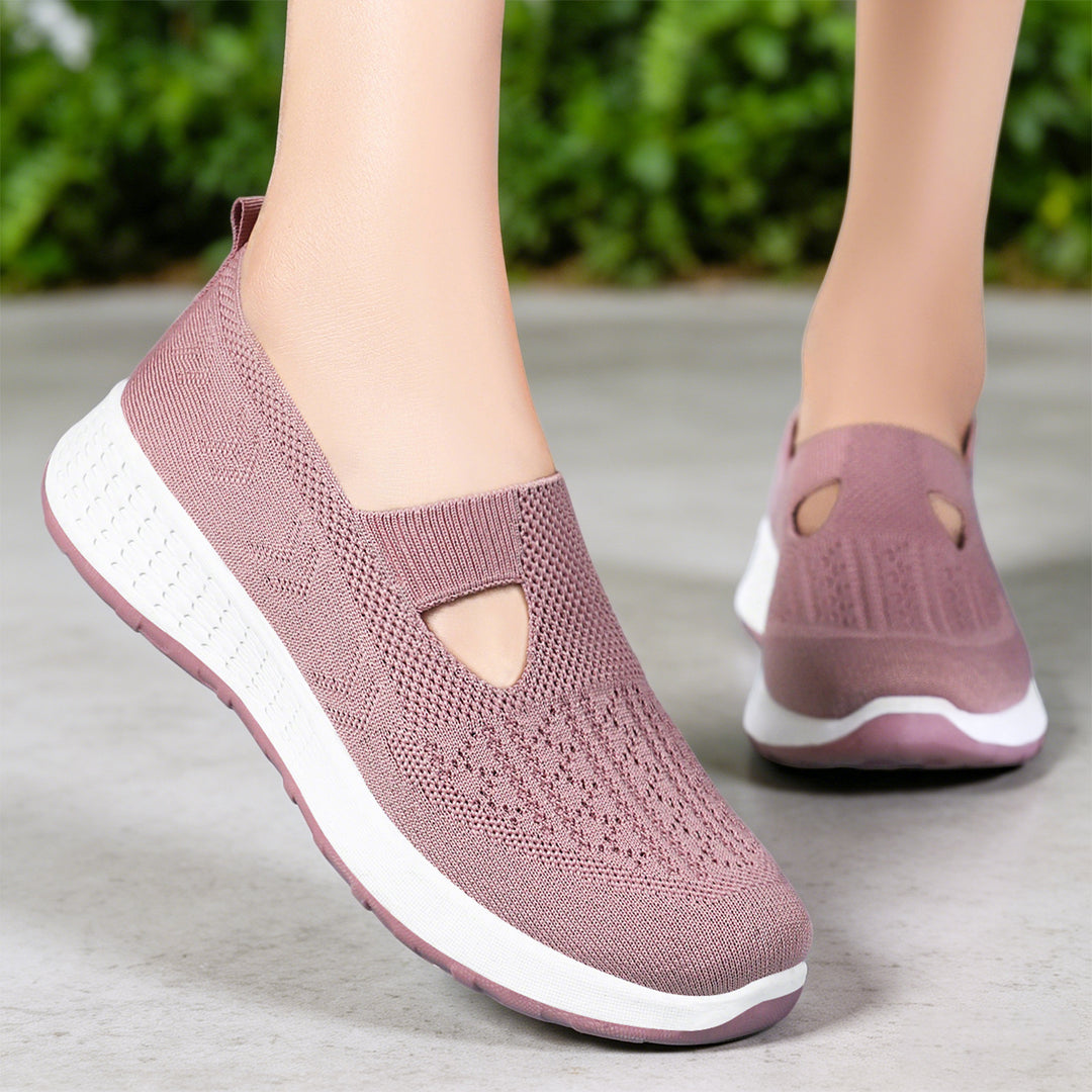 Women's knitted Slip-On comfort sneaker with V-Cut, elastic entry and cushioning honeycomb midsole Mune Fashion