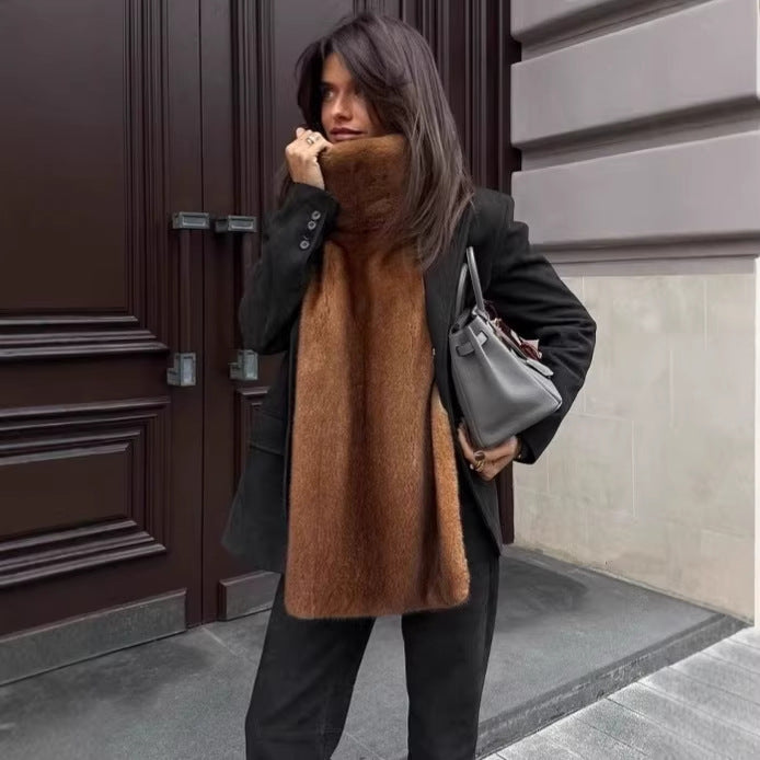 Ladies long luxurious faux fur stole with high cozy collar Mune Fashion