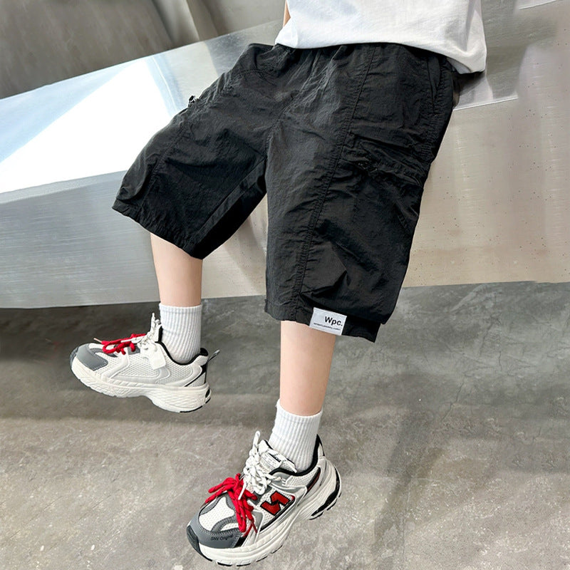 Unisex Cargo Shorts with practical pockets from Mune Fashion