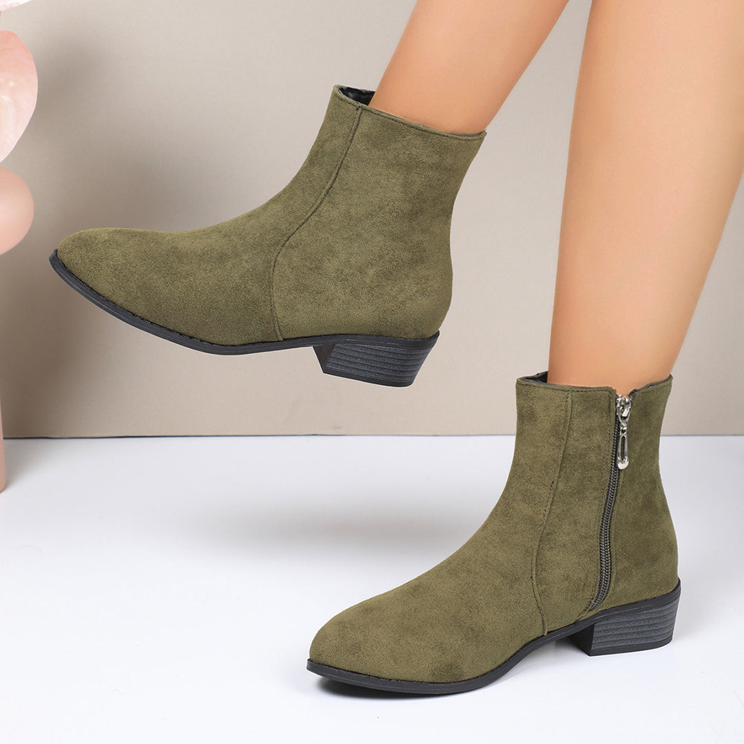 Women’s ankle-high suede-look ankle boots with side zip, pointed toe and low block heel Mune Fashion